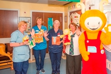 Bookbug makes hospital visit Icon