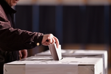 Vote in the General Election on 12 December Icon