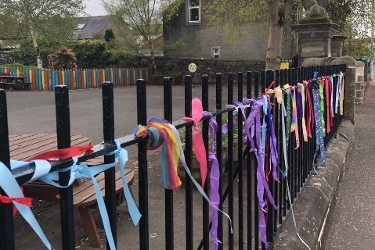 Colourful show of support for school staff Icon