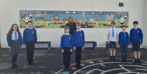 Runner up award for Linlithgow Primary at Euroquiz finals Icon