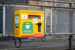 Improving defibrillator access Icon